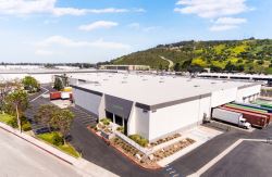 Warehouse and Office Space Available! – Pellisier 2690, CA